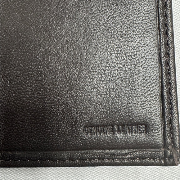 (2) NWT Rolf’s genuine leather tri-fold men’s wallets. 1 brown & 1 black - Picture 8 of 12